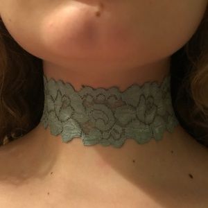 handmade sage lace choker 🥀
